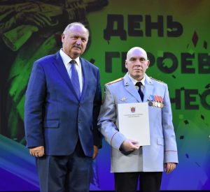 photo_5314644407145402553_y